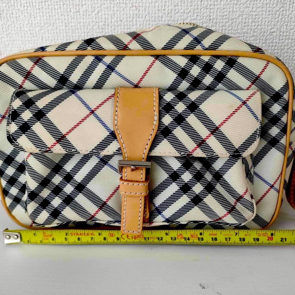 AUTHENTIC Burberry Sling Bag, Luxury.